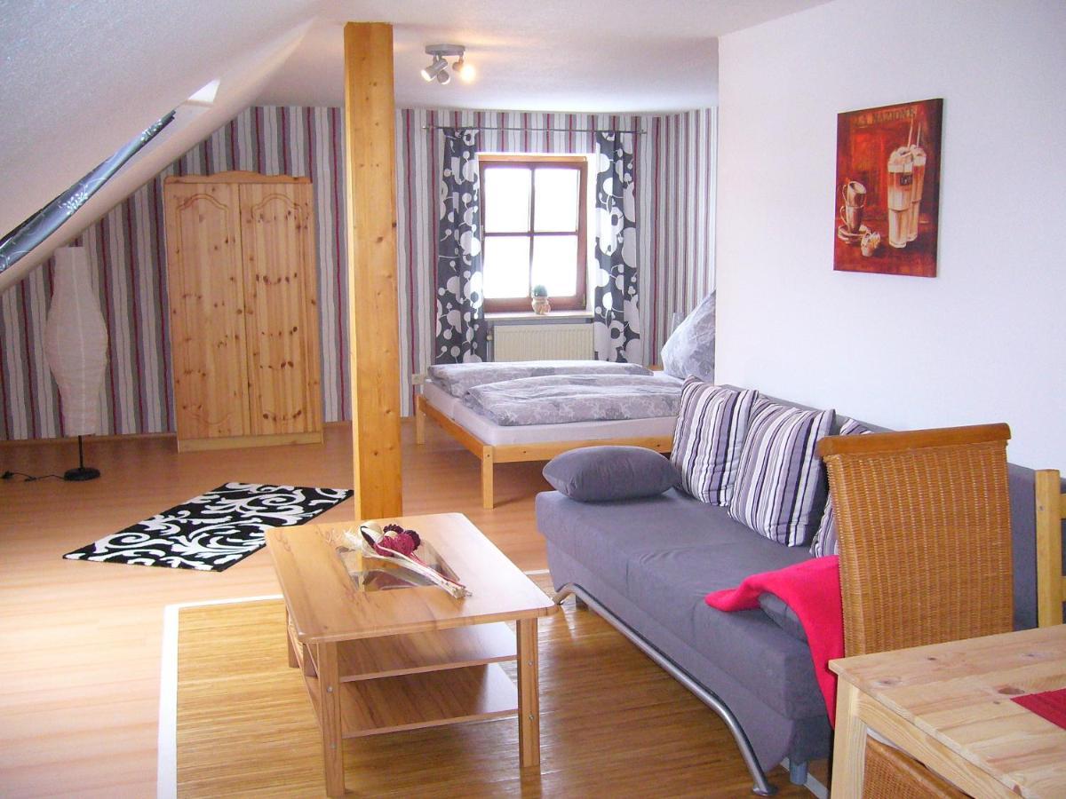 Gaestehaus Am Sonnenhang Erbendorf Стая снимка